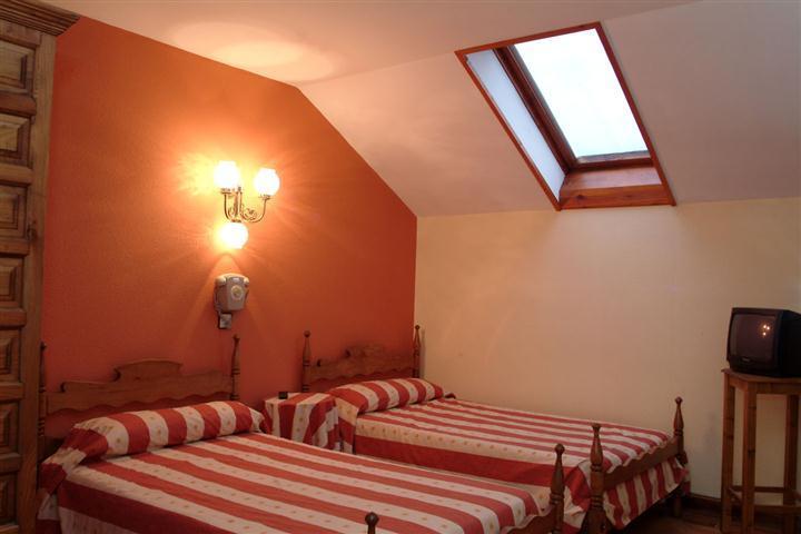 Hotel Luzon San Vicente De La Barquera Bagian luar foto